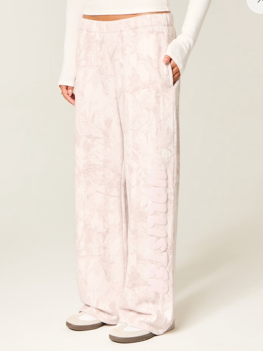 Hollister Logo Graphic Pink Camo Wide-Leg Sweatpants